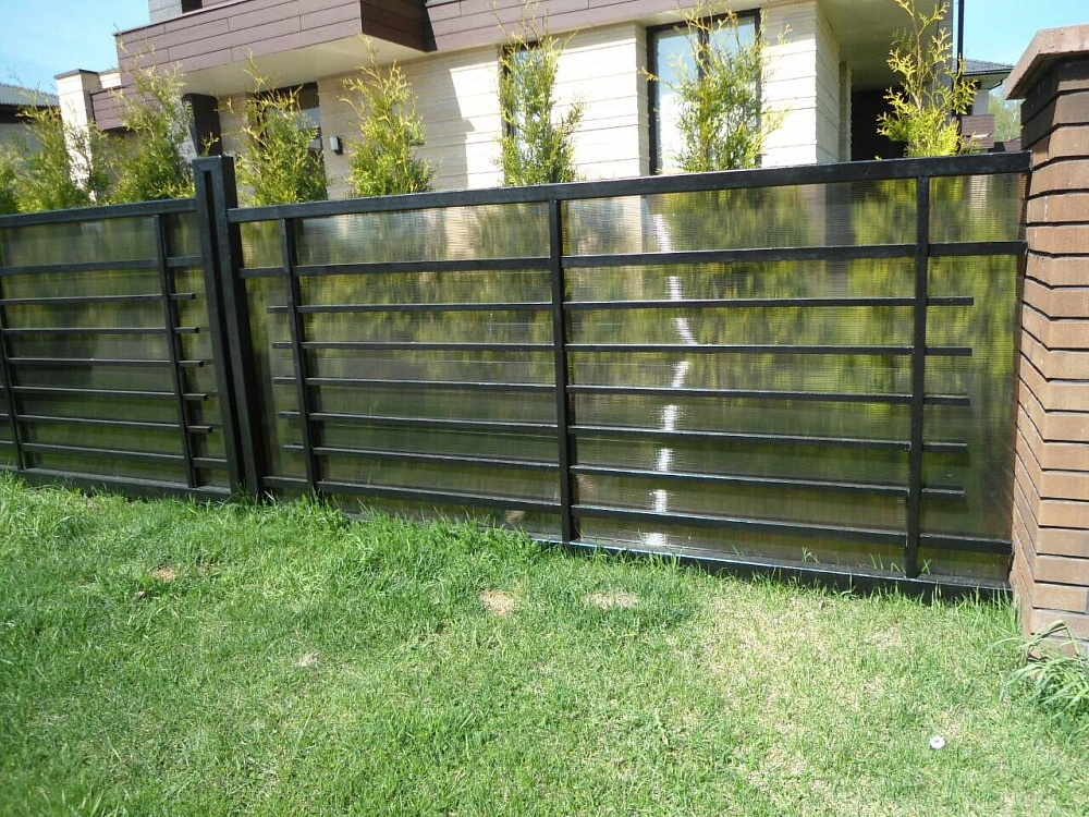 Заборы из поликарбоната